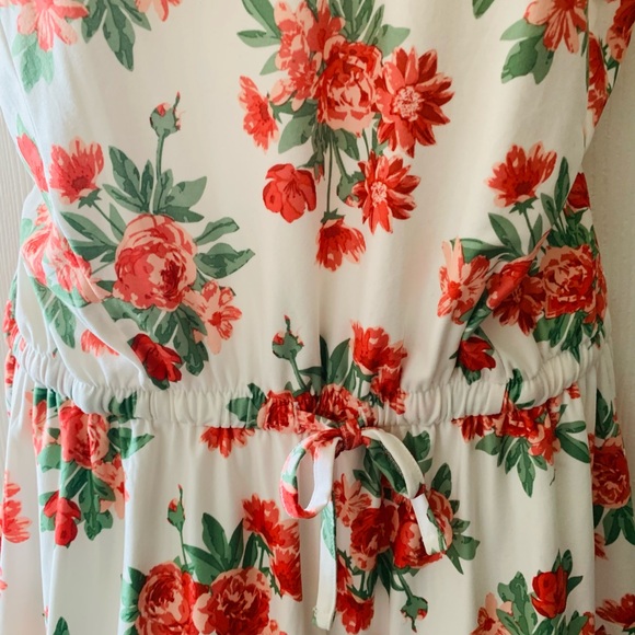 Sleeveless Floral Print Romper - Picture 6 of 8